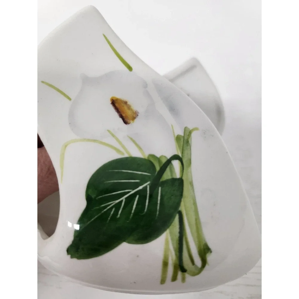 VTG White Lilly Floral Asymmetric Napkin Holder‎ Ceramic Italian Pottery Cottage
